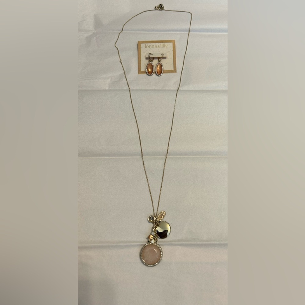 Elegant Pink Pendant Necklace and Earrings Set
